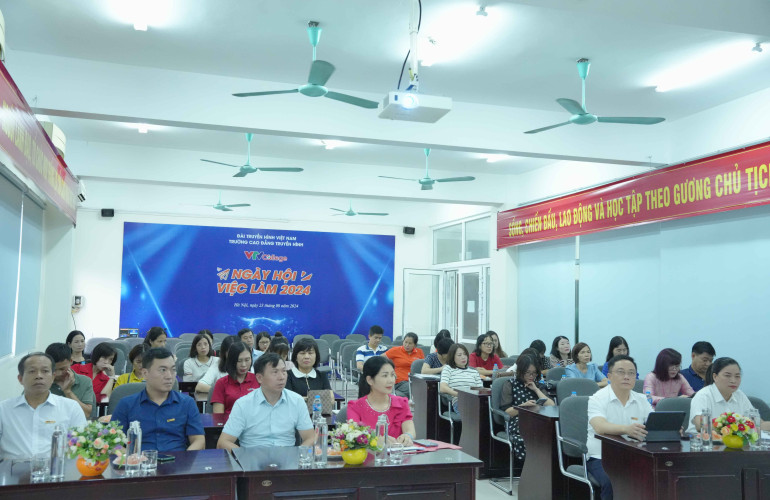 Hội nghị tổng kết năm học 2024 – 2025: Khẳng định hiệu quả mô hình đào tạo song bằng
