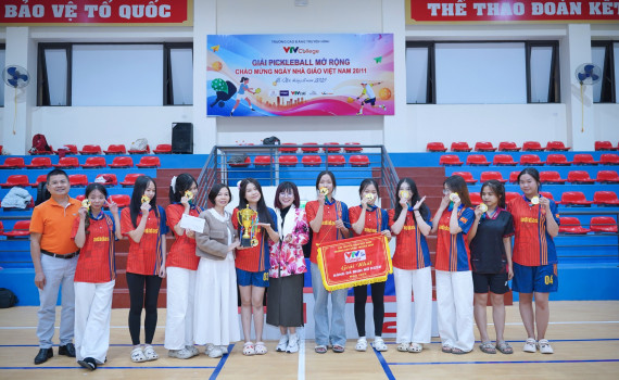 Bế mạc Giải thể thao HSSV: Sân chơi ý nghĩa trong tháng Hiến chương Nhà giáo