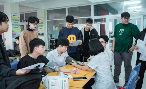 VTV College: Tổ chức khám sức khỏe đầu khóa cho học sinh sinh viên