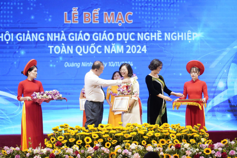 2024 Giảng viên_ Vũ Hồng Trang Giải ba Hội giảng Nhà giáo GDNN Toàn quốc năm 2024