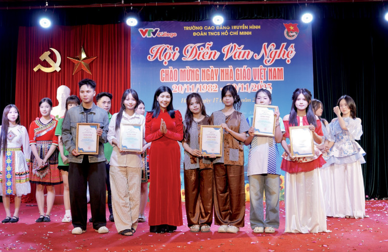 VTV College: Thăng hoa cảm xúc tại Hội diễn văn nghệ "Hành trình Gieo Chữ" chào mừng ngày Nhà giáo Việt Nam 20/11