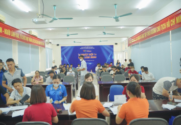 Sôi nổi ngày nhập học đợt 1, hệ Trung cấp - THPT tại Trường Cao đẳng Truyền hình