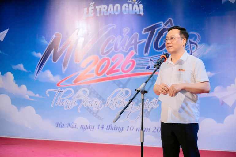 4.Thầy Trần Tiến