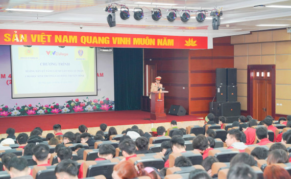 VTV College: Tổ chức tuyên truyền Luật an toàn giao thông cho học sinh hệ Trung cấp - THPT