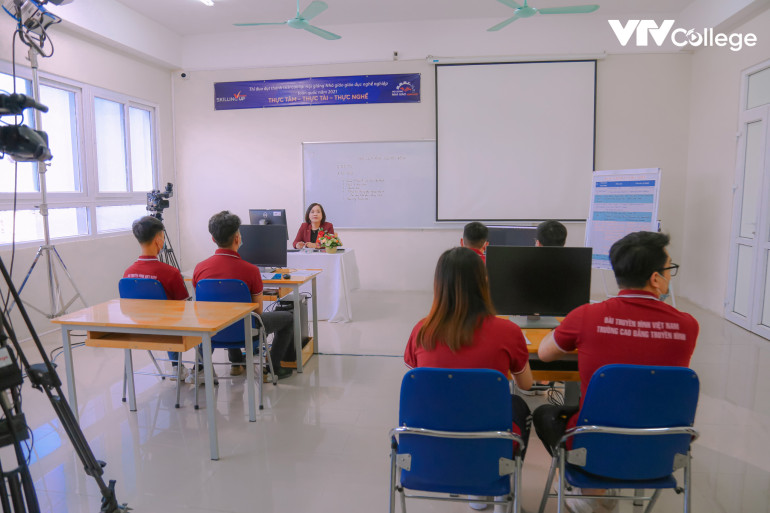 5. Năm 2021_ Hội giảng nhà giáo giáo dục nghề nghiệp toàn quốc Cô Nguyễn Lê Anh Giải Khuyến khích