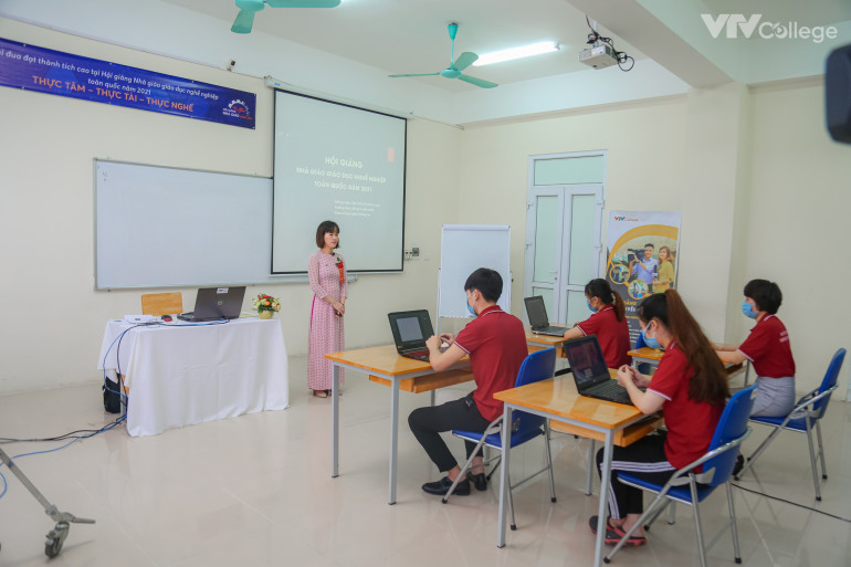 6. Năm 2021_ Hội giảng nhà giáo giáo dục nghề nghiệp toàn quốc Cô Đào Thị Bích Loan Giải Khuyến khích