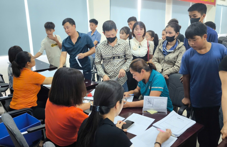 VTV College: Đón tiếp học sinh hệ Trung cấp - THPT đợt 2 - Phụ huynh an tâm, học sinh hào hứng