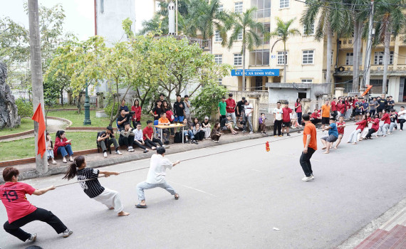 Sôi nổi hoạt động thể thao chào mừng tháng 3 ý nghĩa tại Trường Cao đẳng Truyền hình