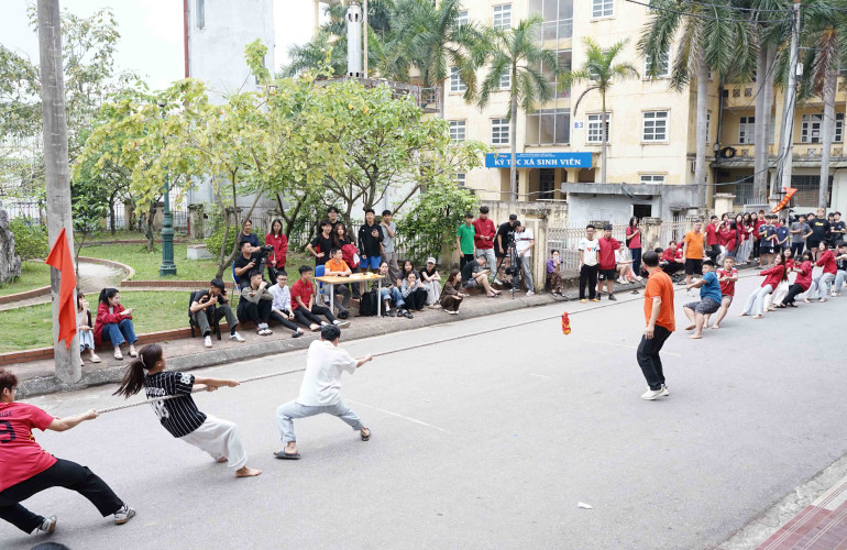 Sôi nổi hoạt động thể thao chào mừng tháng 3 ý nghĩa tại Trường Cao đẳng Truyền hình
