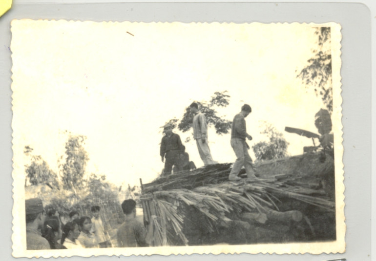 Dỡ nhà làm lán ô tô để vận chuyển