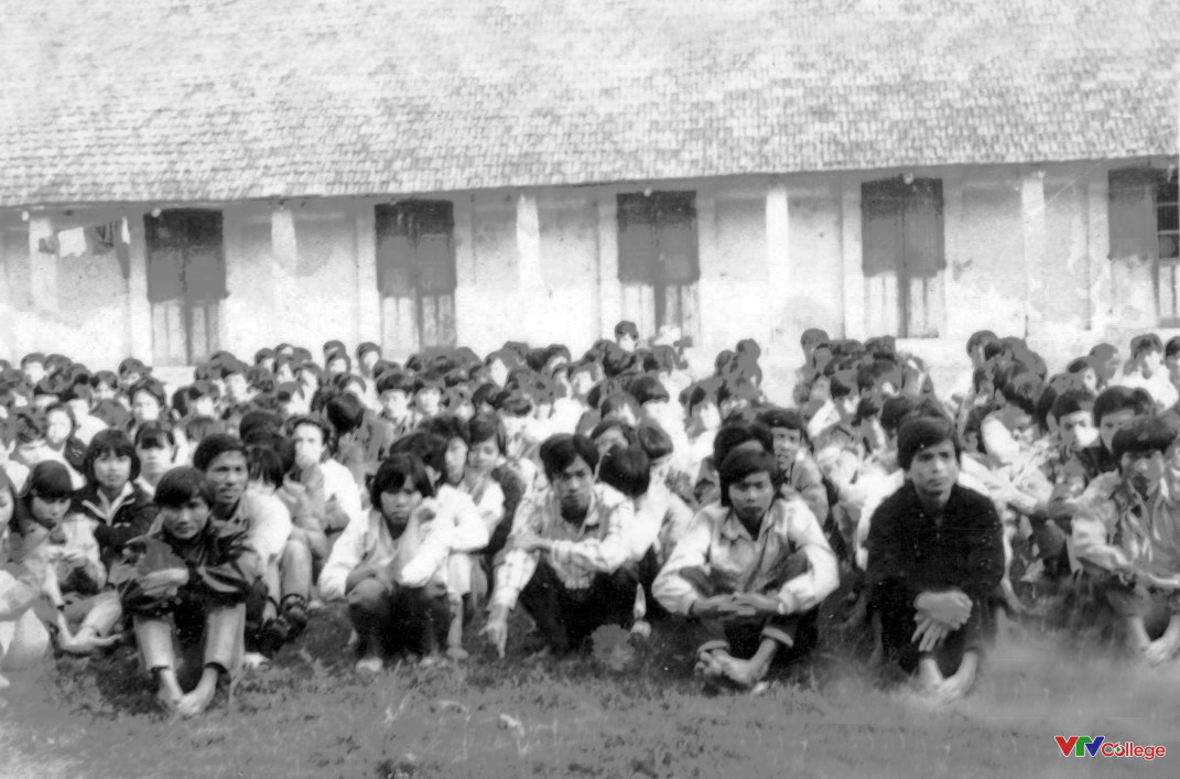 Họp trường đầu tuần