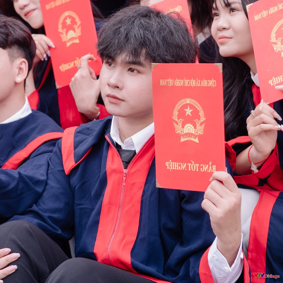 Hưng