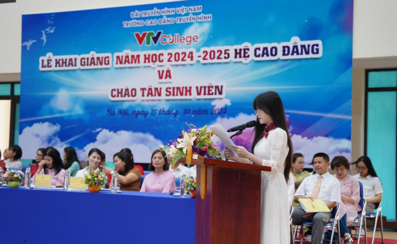 Đinh Ngọc Anh – Cô gái “chạm sóng” truyền hình bằng trái tim tuổi trẻ