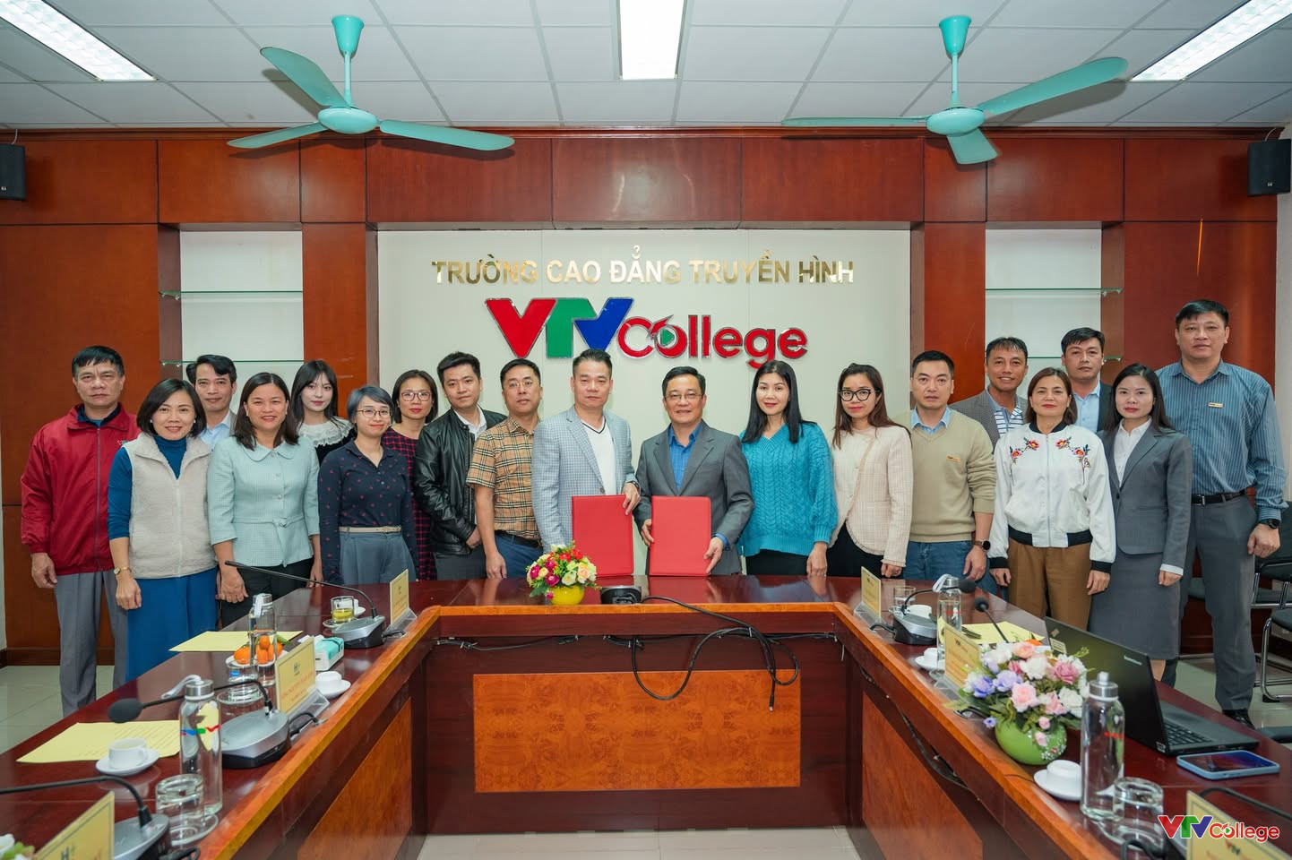 LỄ KÝ KẾT HỢP TÁC GIỮA TRƯỜNG CAO ĐẲNG TRUYỀN HÌNH & CÔNG TY CỔ PHẦN TRUYỀN THÔNG HPLUS 1