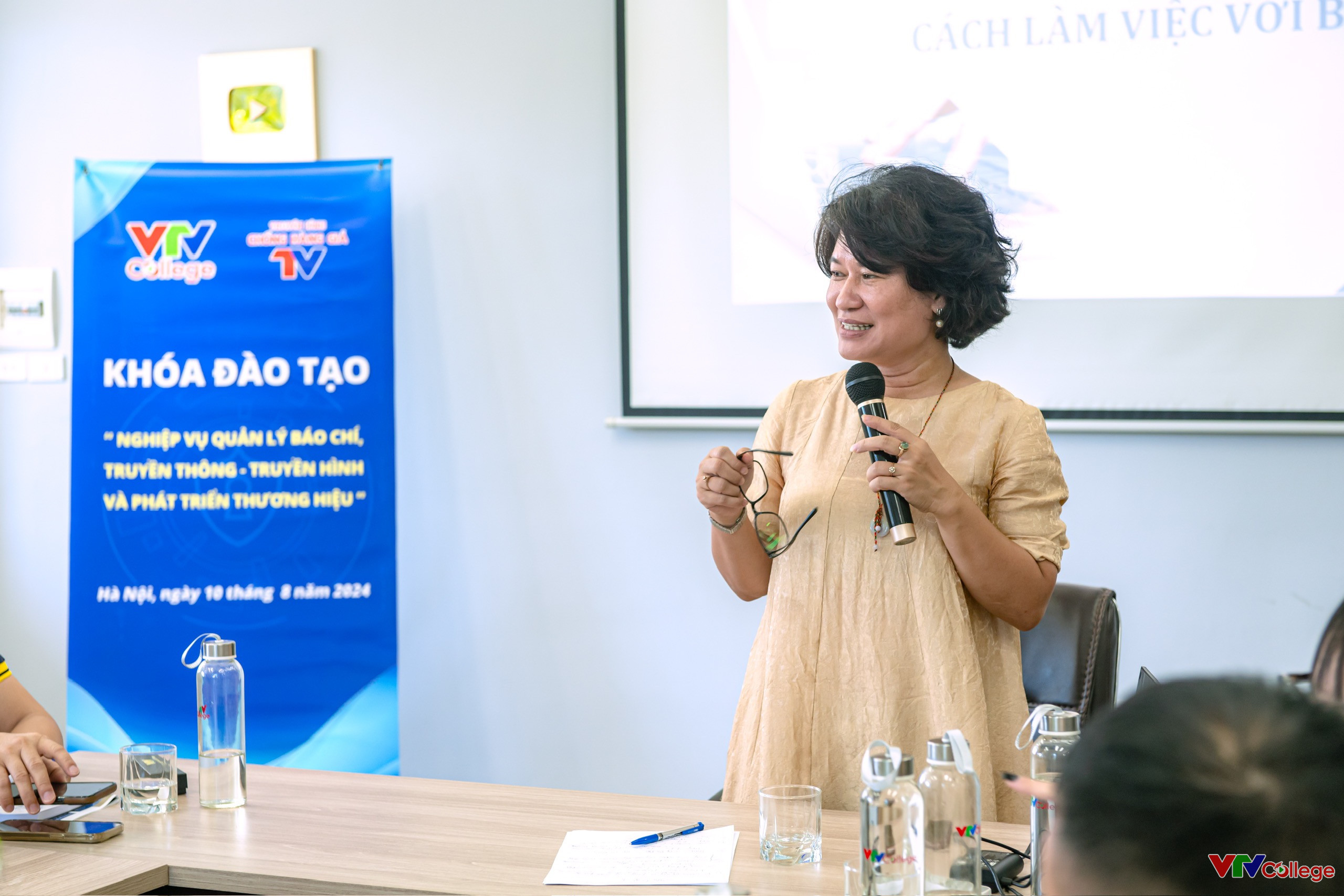Nhà báo,ThS. Nguyễn Thu Hà, Phó Giám đốc Trung tâm SX và PT nội dung số VTV