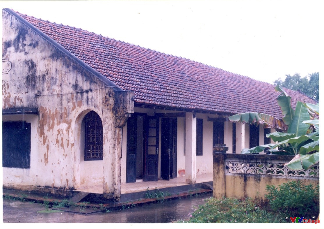 Nhà cấp 4 của trường xây dựng cạnh Đài Mễ Trì 1958