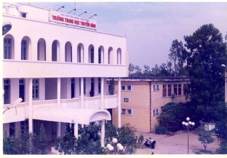 Nhà hiệu bộ xây dựng năm 1995