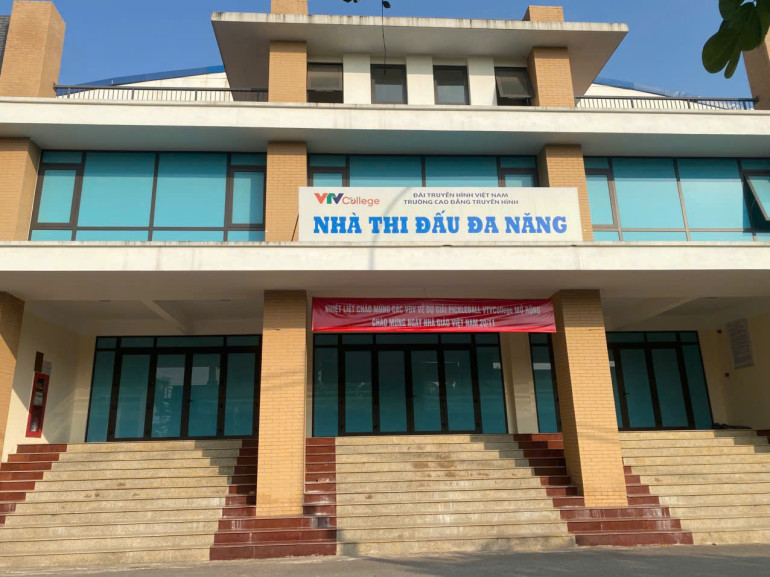Nhà thi đấu đa năng