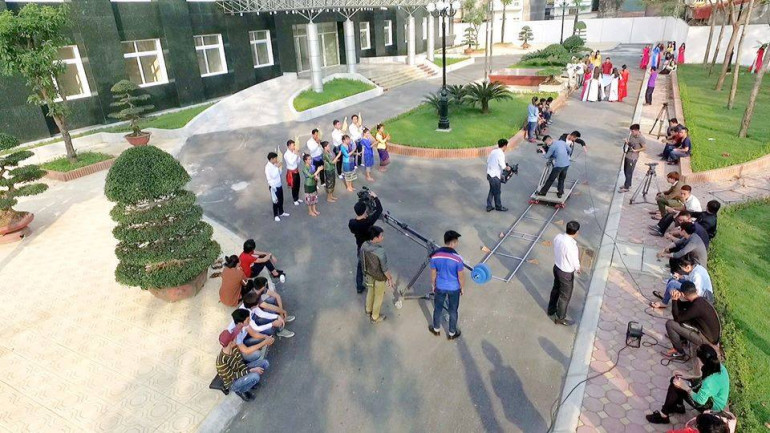 SV học thực hành quay phim-1