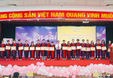 VTV College tổ chức lễ bế giảng hệ Trung cấp khóa 5: Thành công nổi bật từ mô hình đào tạo song bằng
