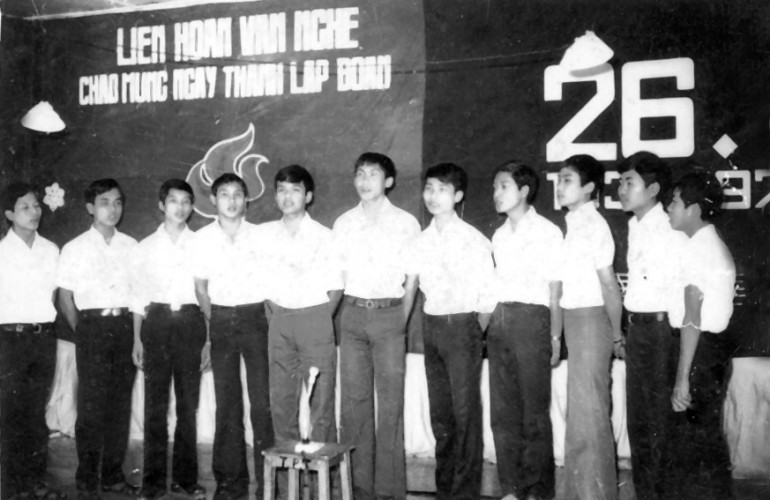 Tập thể lớp phát thanh Khóa 1985-1988.