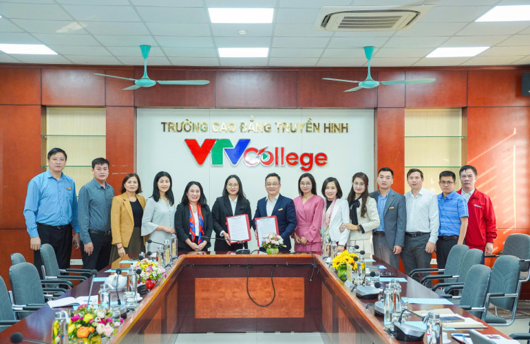 Trường Cao đẳng Truyền hình ký kết hợp tác Công ty Công thức Việt: Đẩy mạnh ứng dụng AI trong đào tạo và sản xuất
